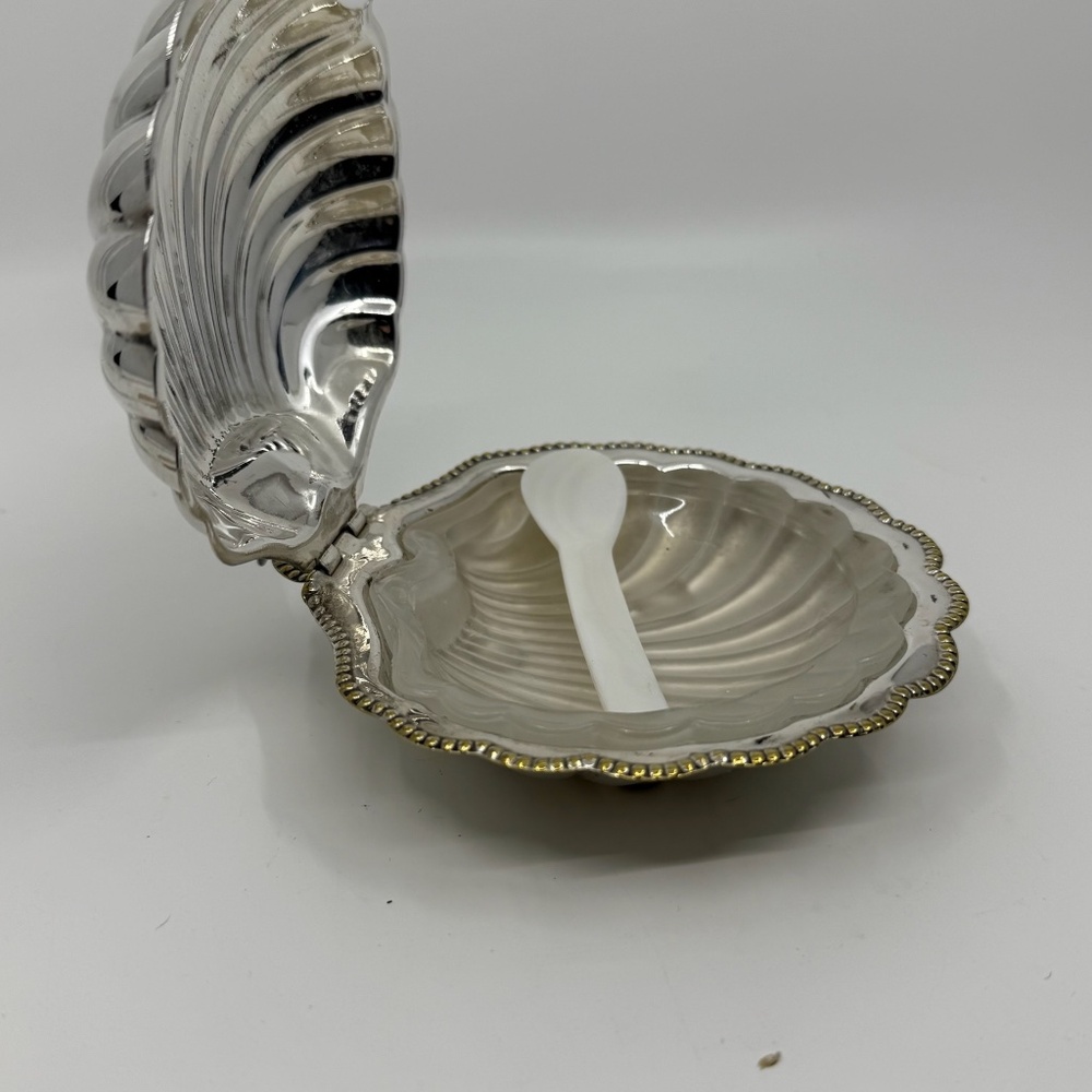 VINTAGE E & JL (E&J LEEK) SILVER PLATE CLAM SHELL BUTTER DISH W/ FROSTED GLASS - Picture 9 of 16